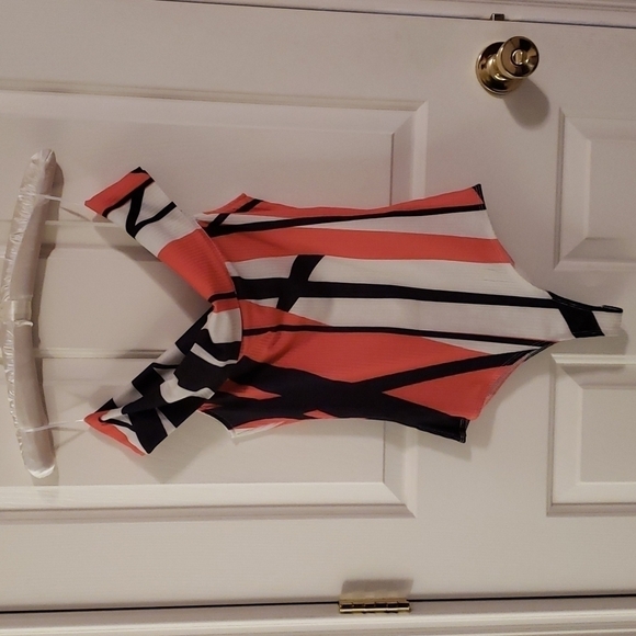 𝅺A. Calin by Flying Tomato Coral and Black Off Shoulder Bodysuit - Picture 8 of 12